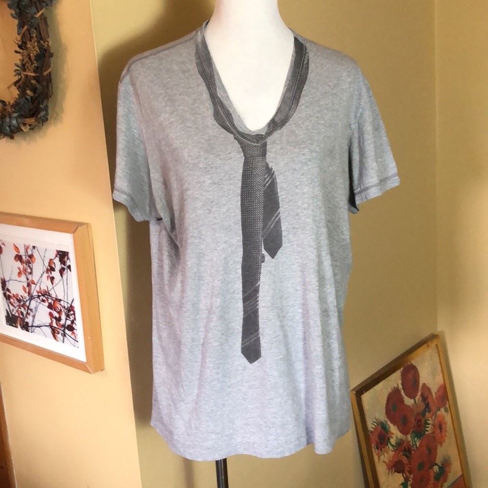 DOLCE & GABBANNA Size 54 XXL Necktie Tee Shirt Vneck Tie & UPC Graphic Gray RARE